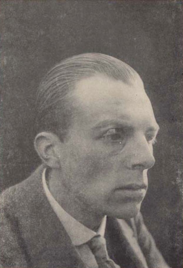  Richard Huelsenbeck, ca. 1920, Quelle: Richard Huelsenbeck, Phantastische Gebete. 2. erw. Aufl. mit dreizehn Zeichnungen v. George Grosz, 1920, Frontispiz, Fotograf(in): unbekannt.