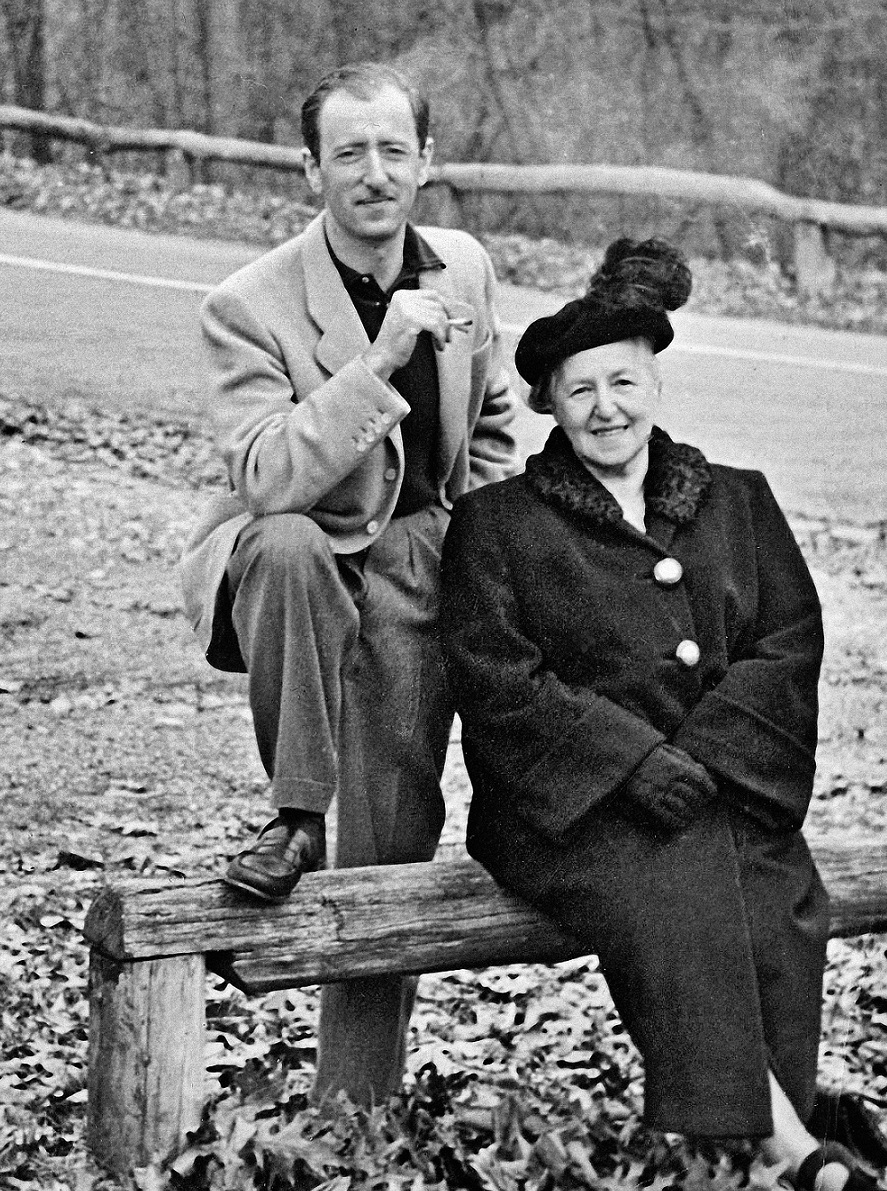  Alice Urbach mit ihrem Sohn Otto Robert Urbach (1913–1976), ca. 1948, Quelle: Privatbesitz, Fotografin: Wera Frydtberg (1926–2008).