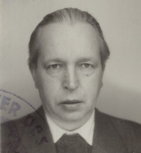  Kurt Ihlenfeld, Passfoto, 1954, Quelle: Akademie der Künste, Berlin, Kurt-Ihlenfeld-Archiv, Nr. 792(alt), Fotograf(in): unbekannt.