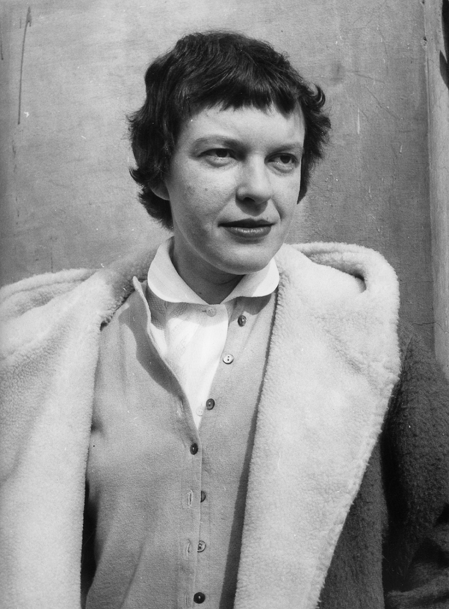  Ingeborg Bachmann, 1956, Fotografin: Felicitas Timpe (1923–2006), Quelle: Bayerische Staatsbibliothek München, Bildarchiv https://bildarchiv.bsb-muenchen.de).